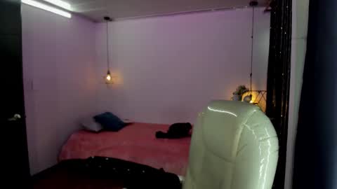 Snapshot of miiss_greyy chatting on 14, 10, 2025 miiss_greyy online show from 14, 10, 2025