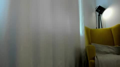 Snapshot of miissblonde chatting on 25, 5, 2026 miissblonde online show from 25, 5, 2026