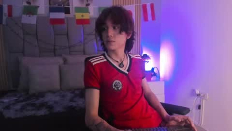 Mika  Milo. online show from 25, 6, 2026