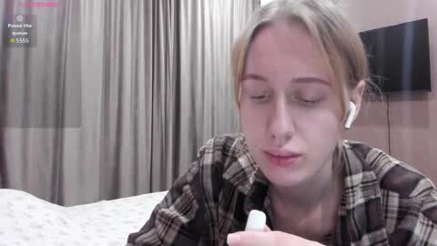 Mika online show from 1, 12, 2025