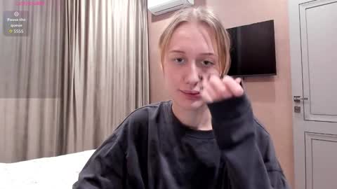 Mika online show from 13, 12, 2025