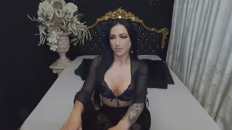 Mikaela online show from 7, 11, 2025