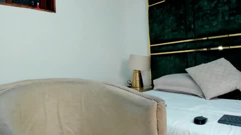 Mikaela blondie bigass online show from 12, 11, 2025