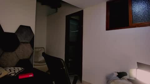 Mikaela blondie bigass online show from 25, 4, 2026