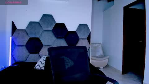 Mikaela blondie bigass online show from 29, 4, 2026