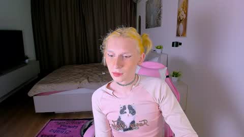 mikaella_nicole online show from 20, 6, 2026