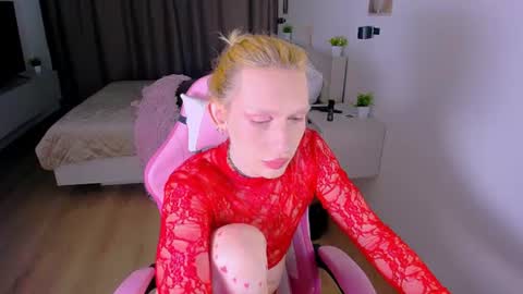 mikaella_nicole online show from 6, 7, 2026