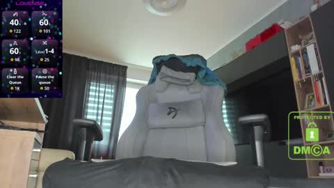 Mika online show from 4, 12, 2025