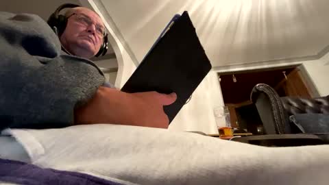 mike26051 online show from 2, 12, 2024