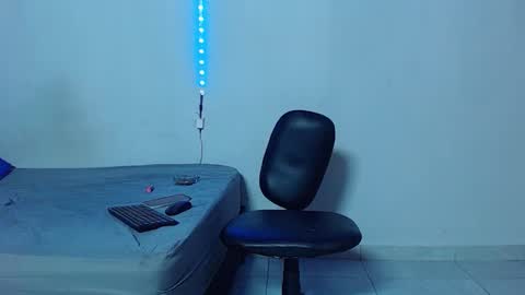 Snapshot of mike777jr chatting on 30, 10, 2025 Mike IMDEPENDIENT MODEL online show from 30, 10, 2025