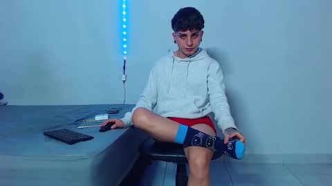 Snapshot of mike777jr chatting on 3, 11, 2025 Mike IMDEPENDIENT MODEL online show from 3, 11, 2025