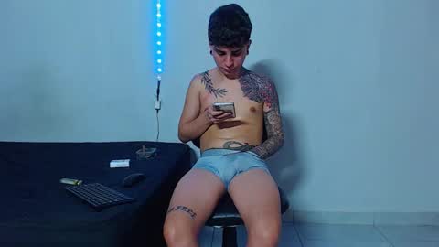 Snapshot of mike777jr chatting on 16, 11, 2025 Mike IMDEPENDIENT MODEL online show from 16, 11, 2025