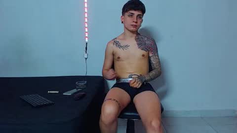 Snapshot of mike777jr chatting on 16, 11, 2025 Mike IMDEPENDIENT MODEL online show from 16, 11, 2025