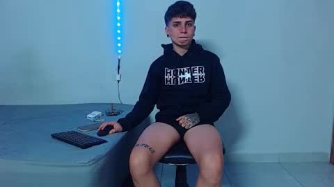 Snapshot of mike777jr chatting on 25, 11, 2025 Mike IMDEPENDIENT MODEL online show from 25, 11, 2025