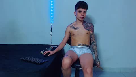 Snapshot of mike777jr chatting on 15, 12, 2025 Mike IMDEPENDIENT MODEL online show from 15, 12, 2025