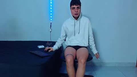 Snapshot of mike777jr chatting on 16, 12, 2025 Mike IMDEPENDIENT MODEL online show from 16, 12, 2025