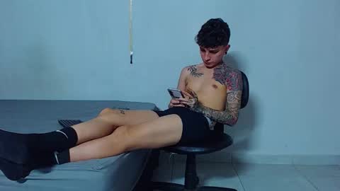 Snapshot of mike777jr chatting on 19, 12, 2025 Mike IMDEPENDIENT MODEL online show from 19, 12, 2025