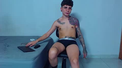 Snapshot of mike777jr chatting on 20, 12, 2025 Mike IMDEPENDIENT MODEL online show from 20, 12, 2025