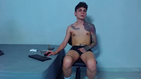 Snapshot of mike777jr chatting on 22, 12, 2025 Mike IMDEPENDIENT MODEL online show from 22, 12, 2025