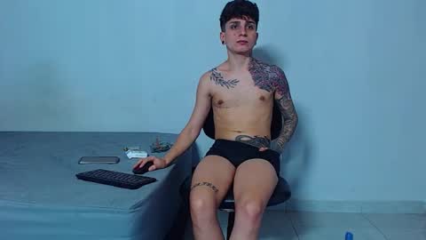 Snapshot of mike777jr chatting on 23, 12, 2025 Mike IMDEPENDIENT MODEL online show from 23, 12, 2025