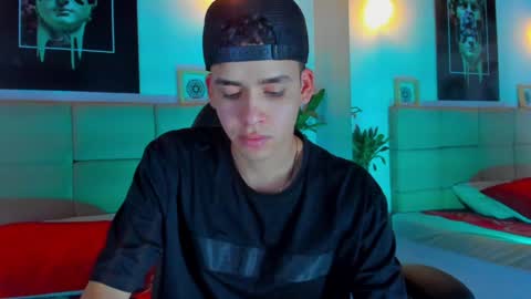 Snapshot of mike_0233 chatting on 3, 12, 2024 Mike 0233 online show from 3, 12, 2024