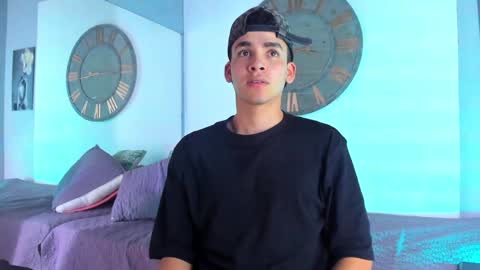 Snapshot of mike_0233 chatting on 17, 12, 2024 Mike 0233 online show from 17, 12, 2024