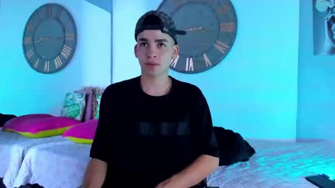 Snapshot of mike_0233 chatting on 21, 12, 2024 Mike 0233 online show from 21, 12, 2024