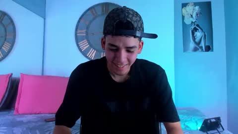 Snapshot of mike_0233 chatting on 31, 12, 2024 Mike 0233 online show from 31, 12, 2024