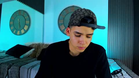 Snapshot of mike_0233 chatting on 4, 2, 2025 Mike 0233 online show from 4, 2, 2025