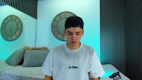 Snapshot of mike_0233 chatting on 5, 2, 2025 Mike 0233 online show from 5, 2, 2025