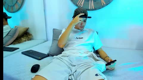 Mike 0233 online show from 6, 2, 2025