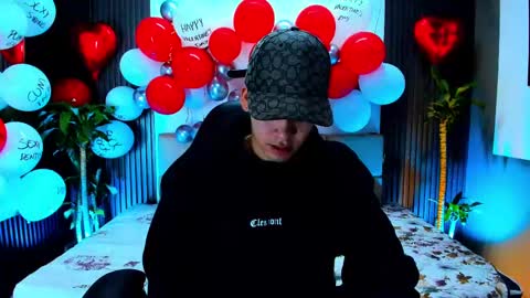 Snapshot of mike_0233 chatting on 16, 2, 2025 Mike 0233 online show from 16, 2, 2025