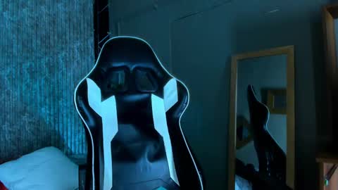 Snapshot of mike_0233 chatting on 12, 3, 2025 Mike 0233 online show from 12, 3, 2025