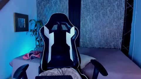 Snapshot of mike_0233 chatting on 13, 9, 2025 Mike 0233 online show from 13, 9, 2025