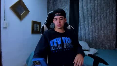 Snapshot of mike_0233 chatting on 25, 9, 2025 Mike 0233 online show from 25, 9, 2025