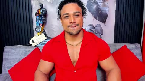 Snapshot of mike_estevess chatting on 14, 12, 2025 online show from 14, 12, 2025