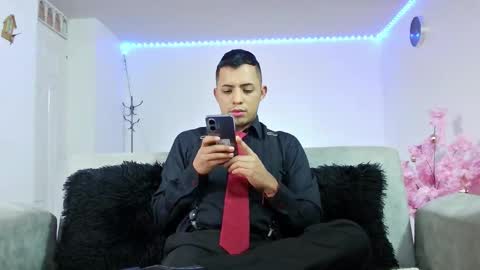 Snapshot of mike_fetiche chatting on 17, 12, 2025 mike_fetiche online show from 17, 12, 2025