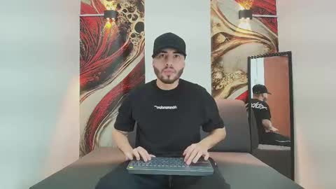 MIKE online show from 17, 12, 2025