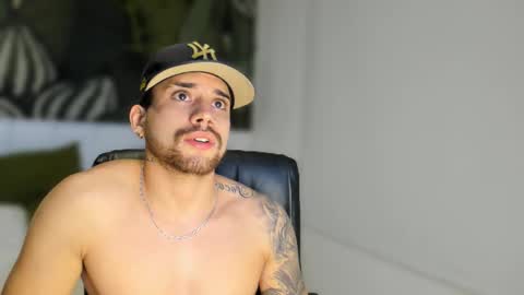 Snapshot of mike_montoya chatting on 27, 11, 2025 Mike Montoya online show from 27, 11, 2025