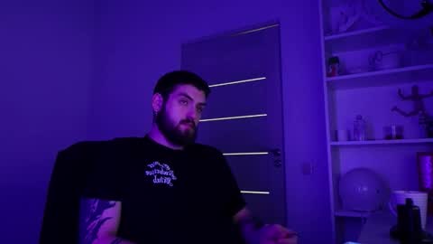 Snapshot of mike_platano chatting on 28, 11, 2025 MIKE PLATANO online show from 28, 11, 2025