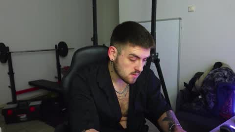 Snapshot of mike_platano chatting on 16, 12, 2025 MIKE PLATANO online show from 16, 12, 2025