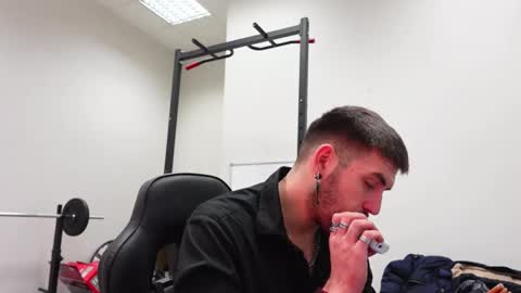 Snapshot of mike_platano chatting on 17, 12, 2025 MIKE PLATANO online show from 17, 12, 2025