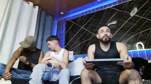 Snapshot of mikebellaco chatting on 27, 11, 2025 Mike El Bellaco online show from 27, 11, 2025