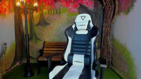 Snapshot of mikeblare chatting on 25, 1, 2025 Mike Blare online show from 25, 1, 2025