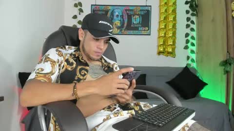 mikee_scooth online show from 16, 12, 2024