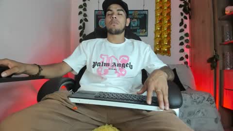 mikee_scooth online show from 12, 1, 2025