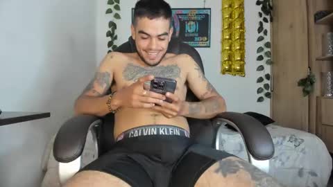 mikee_scooth online show from 29, 1, 2025