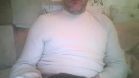 Snapshot of mikehockishuge9 chatting on 15, 11, 2025 mikehockishuge9 online show from 15, 11, 2025