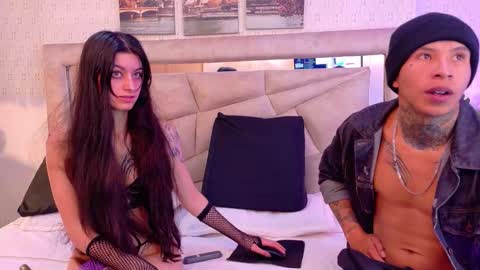 Snapshot of mikeysara_ chatting on 1, 12, 2025 Mike Sara online show from 1, 12, 2025