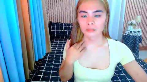 Snapshot of mikhayla_and_zeus_room chatting on 9, 9, 2025 Mikhayla and Zeus online show from 9, 9, 2025
